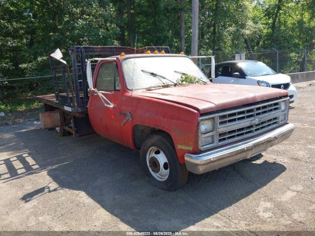  Salvage Chevrolet R30