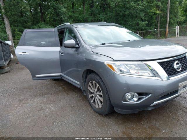  Salvage Nissan Pathfinder