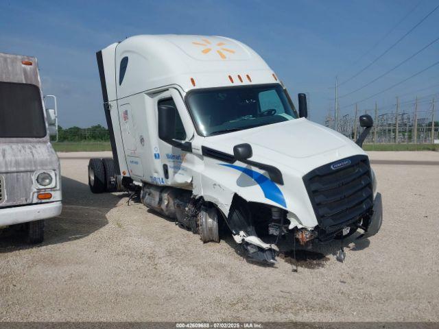  Salvage Freightliner New Cascadia 126