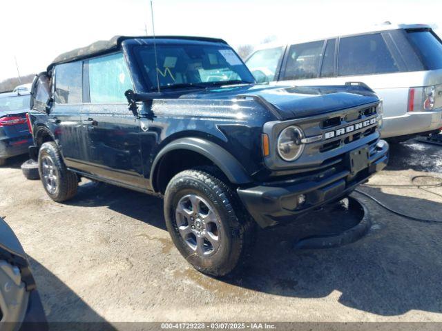  Salvage Ford Bronco