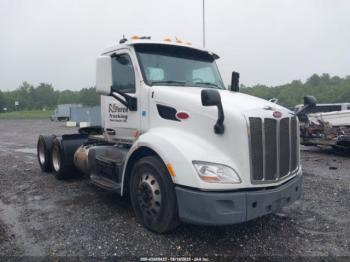  Salvage Peterbilt 579
