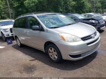  Salvage Toyota Sienna