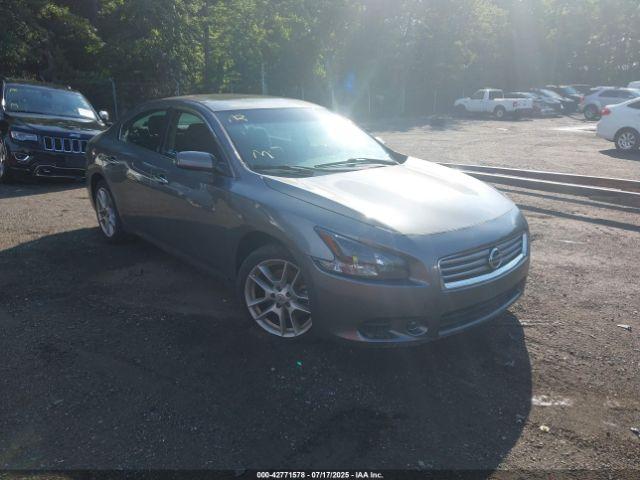  Salvage Nissan Maxima
