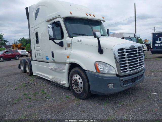  Salvage Freightliner Cascadia 125