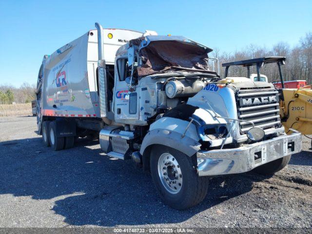  Salvage Mack Gu713