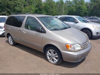  Salvage Toyota Sienna