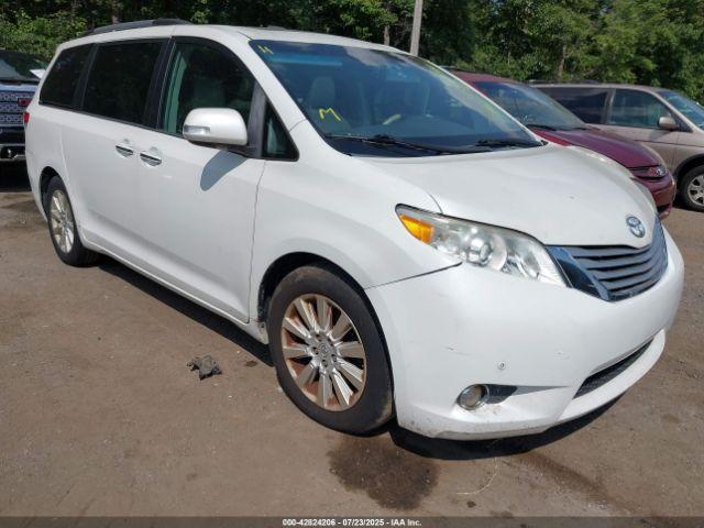  Salvage Toyota Sienna