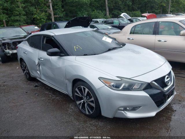 Salvage Nissan Maxima