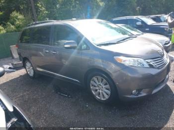  Salvage Toyota Sienna