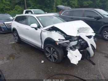  Salvage Volvo V60 Cross Country