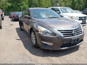  Salvage Nissan Altima