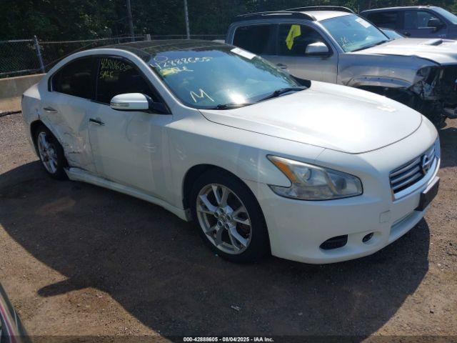 Salvage Nissan Maxima