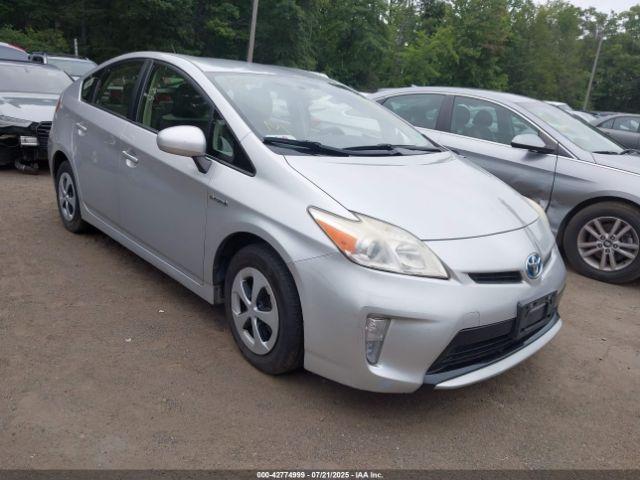  Salvage Toyota Prius