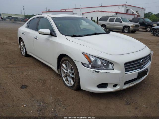  Salvage Nissan Maxima