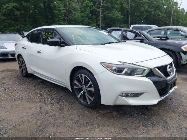  Salvage Nissan Maxima