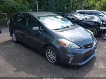  Salvage Toyota Prius v