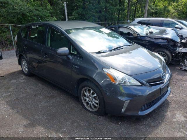  Salvage Toyota Prius v