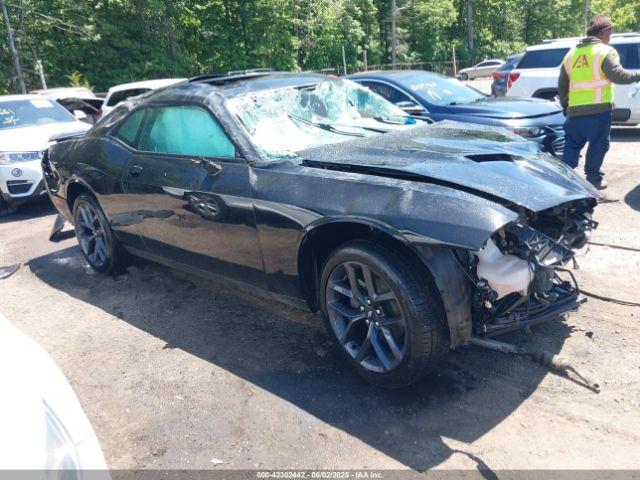  Salvage Dodge Challenger