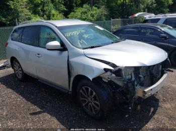  Salvage Nissan Pathfinder