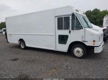  Salvage Freightliner Chassis