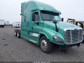  Salvage Freightliner Cascadia 125