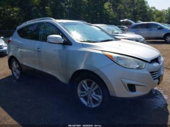  Salvage Hyundai TUCSON