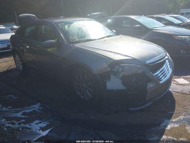  Salvage Chrysler 200
