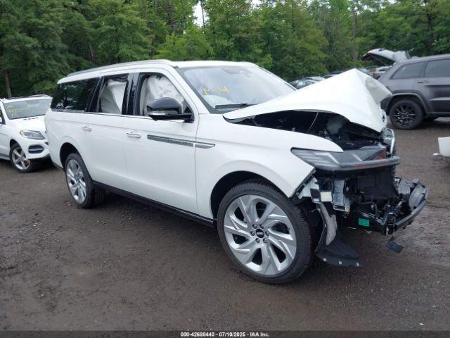  Salvage Lincoln Navigator