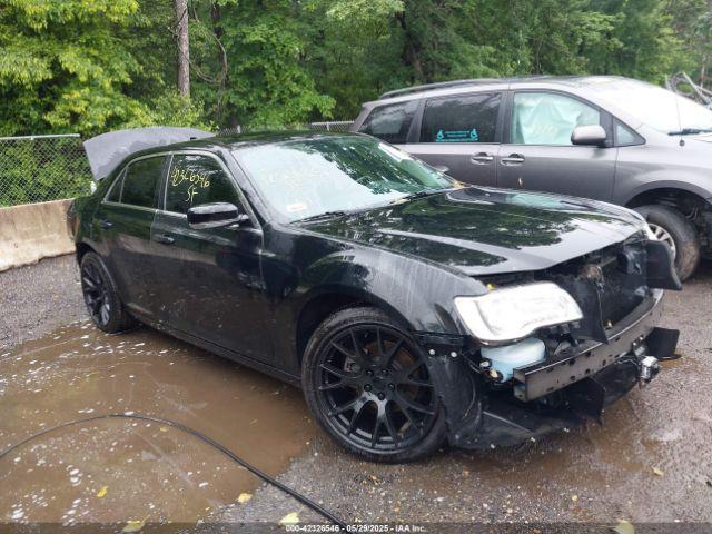  Salvage Chrysler 300
