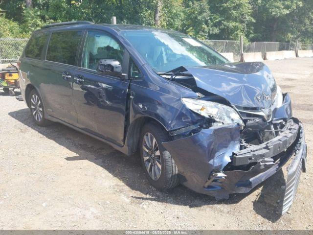  Salvage Toyota Sienna
