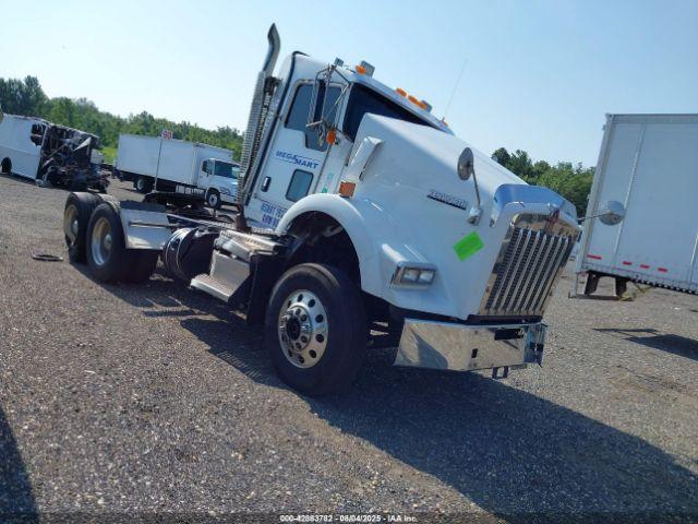  Salvage Kenworth T800