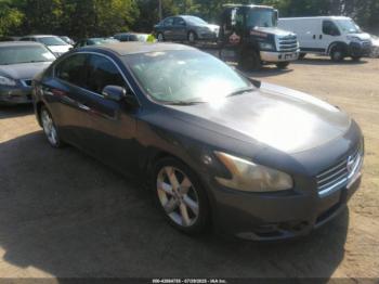  Salvage Nissan Maxima