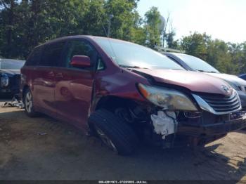  Salvage Toyota Sienna