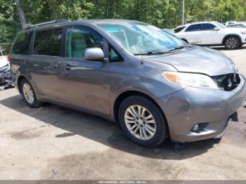  Salvage Toyota Sienna