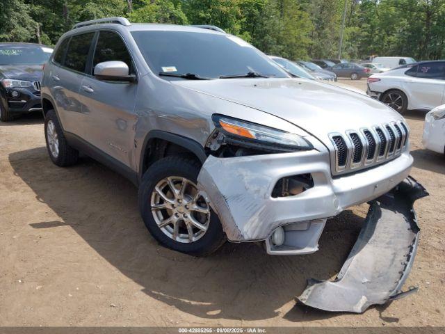  Salvage Jeep Cherokee