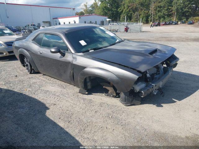  Salvage Dodge Challenger