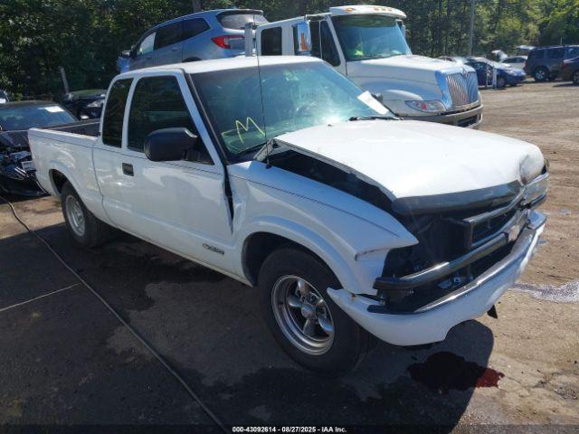  Salvage Chevrolet S-10