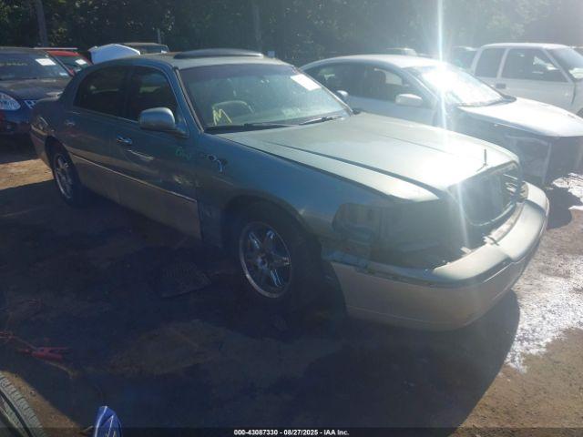  Salvage Lincoln Towncar