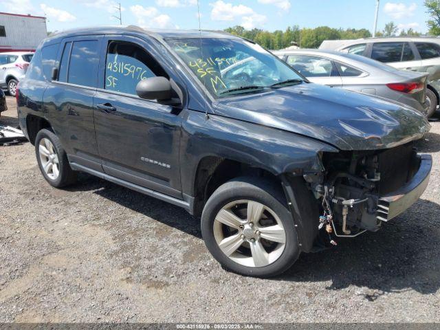 Salvage Jeep Compass