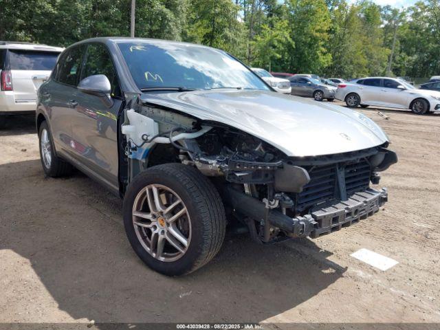  Salvage Porsche Cayenne
