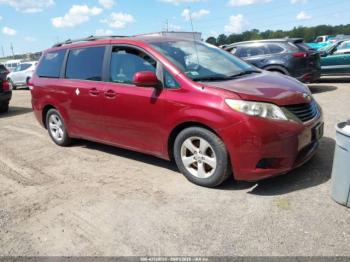  Salvage Toyota Sienna