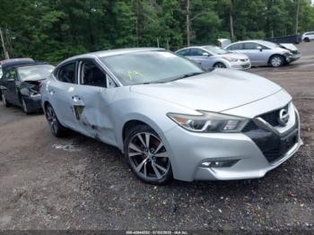  Salvage Nissan Maxima