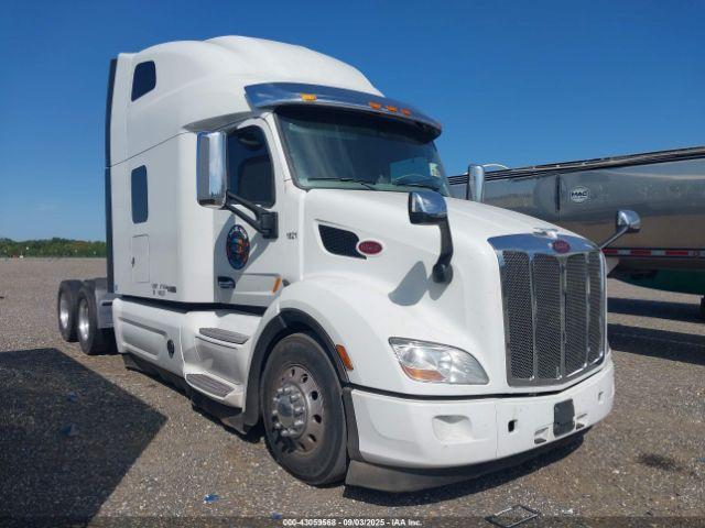  Salvage Peterbilt 579