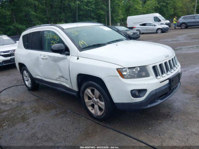  Salvage Jeep Compass