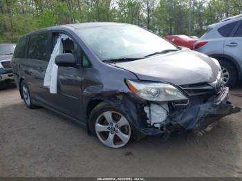  Salvage Toyota Sienna
