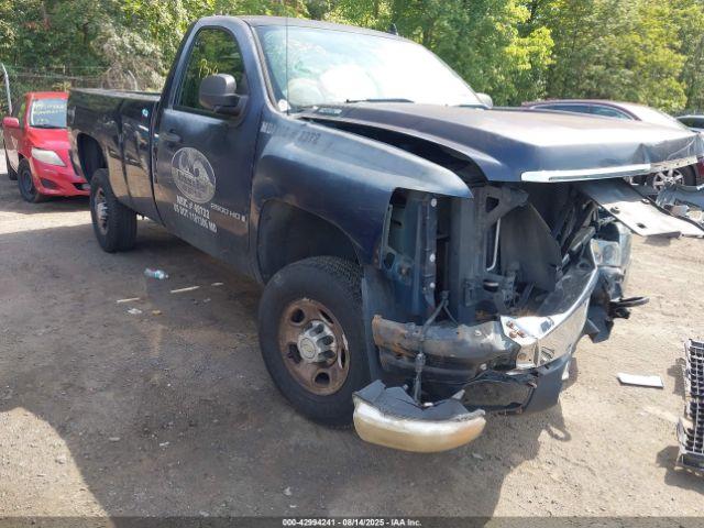  Salvage Chevrolet Silverado 2500