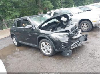  Salvage Mercedes-Benz GLA