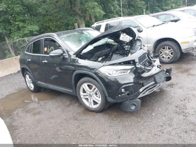  Salvage Mercedes-Benz GLA