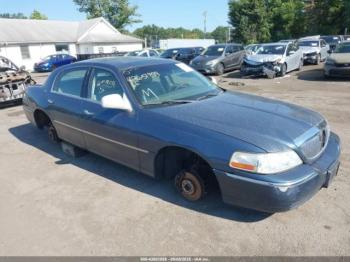 Salvage Lincoln Towncar