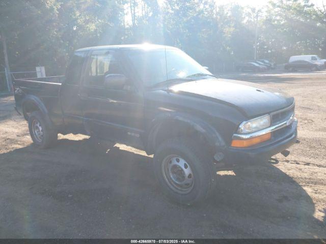  Salvage Chevrolet S-10